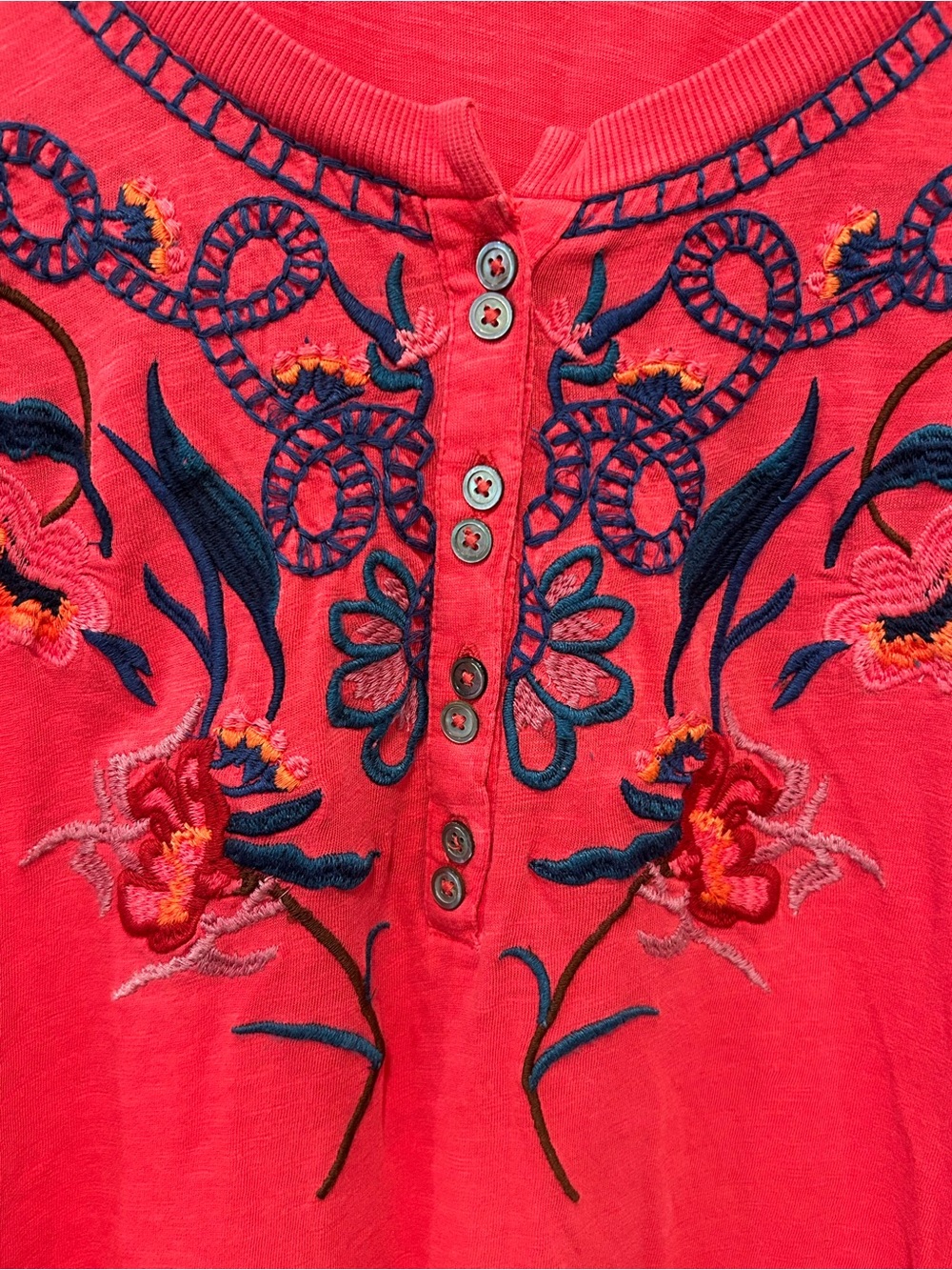 Sundance Henley Top Coral Pink Floral Embroidered Crochet Lace Sleeve Cotton Med - Picture 5 of 9